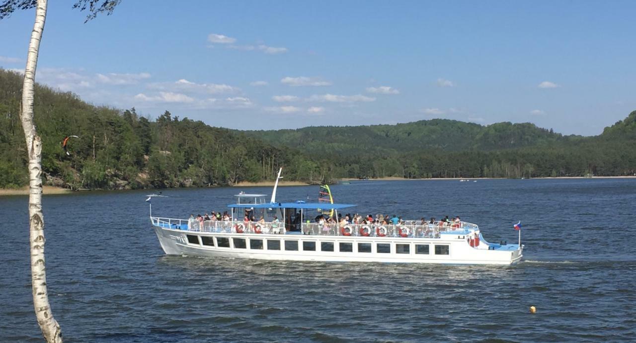 Terasy Mladi Machovo Jezero דירה